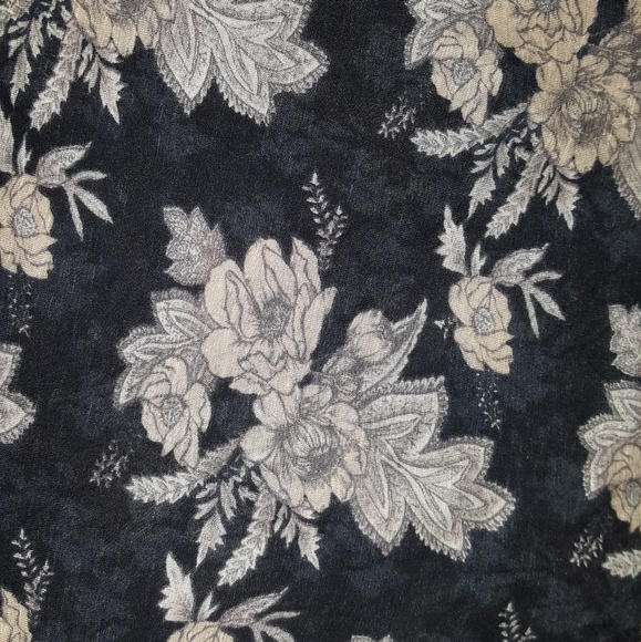 Forever 21 Top - Picture 2 of 5